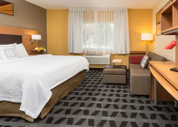 TownePlace Suites by Marriott Bend hotel thumbnail 3