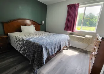 Stonewood Inn & Suites Carrollton - Smithfield hotel thumbnail 6