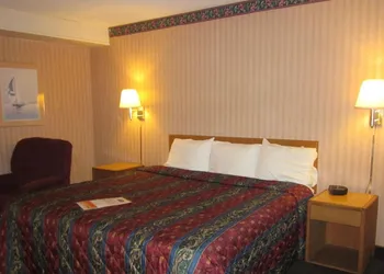 Howard Johnson by Wyndham Benton Harbor/St. Joseph hotel thumbnail 8