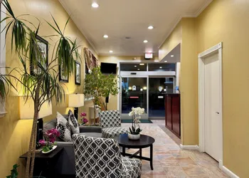 Quality Inn Ukiah hotel thumbnail 2