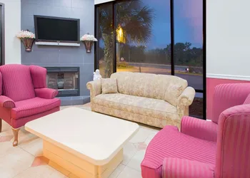 Howard Johnson by Wyndham Dothan hotel thumbnail 3