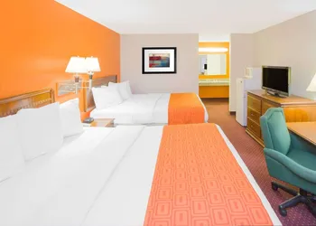 Howard Johnson by Wyndham Dothan hotel thumbnail 7