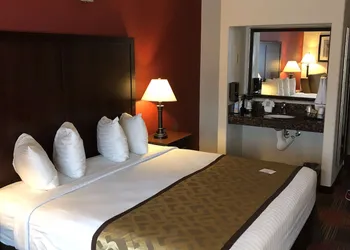 Best Western Dallas Inn & Suites hotel thumbnail 6