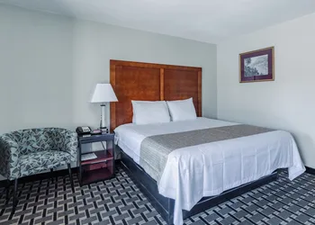 Travelodge by Wyndham Jackson I-40 Exit 82 hotel thumbnail 6