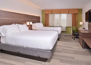 Holiday Inn Express and Suites Stevens Point by IHG hotel thumbnail 4