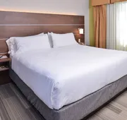 Holiday Inn Express and Suites Stevens Point by IHG hotel detail image 7
