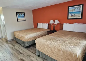 Three Oaks Motel hotel thumbnail 4