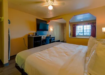 OYO Hotel Yoakum West hotel thumbnail 7