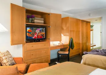 The Inn hotel thumbnail 4