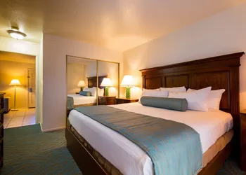 Channel Island Shores hotel thumbnail 4