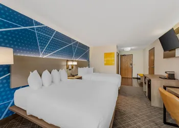 Comfort Inn River's Edge hotel thumbnail 3