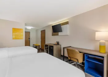 Comfort Inn River's Edge hotel thumbnail 5