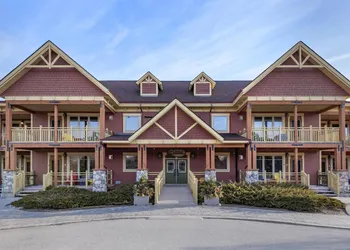 Hilton Grand Vacations Club Blue Mountain Canada hotel thumbnail 6
