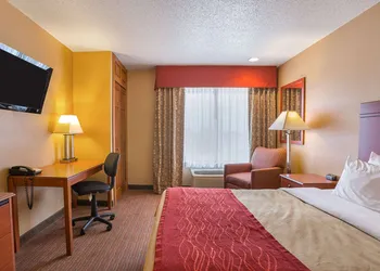 Quality Inn York hotel thumbnail 8