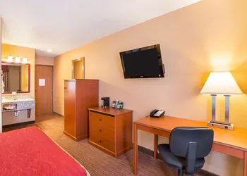 Quality Inn York hotel thumbnail 8