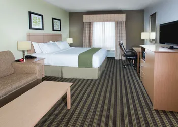 Holiday Inn Express Hotel & Suites Alvarado by IHG hotel thumbnail 2
