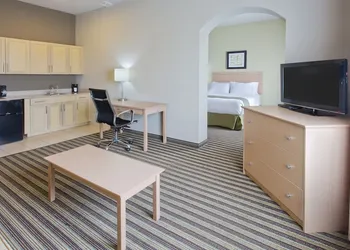 Holiday Inn Express Hotel & Suites Alvarado by IHG hotel thumbnail 7