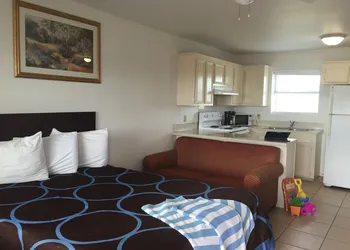 Port Isla Inn hotel thumbnail 7
