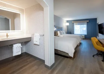 Holiday Inn Express & Suites Lathrop by IHG hotel thumbnail 7