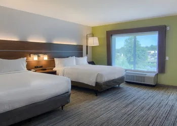 Holiday Inn Express Hotel & Suites Quincy I-10 by IHG hotel thumbnail 2
