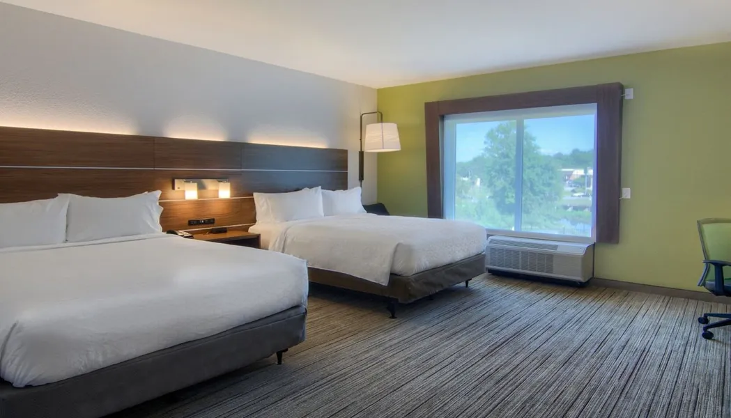 Holiday Inn Express Hotel & Suites Quincy I-10 by IHG hotel detail image 2