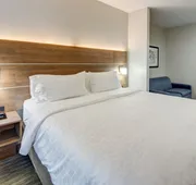 Holiday Inn Express Hotel & Suites Quincy I-10 by IHG hotel detail image 3