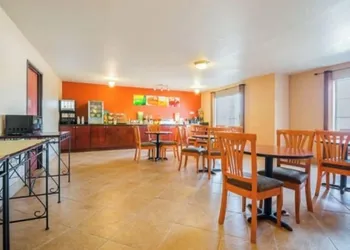Franklin Inn & Suites hotel thumbnail 4