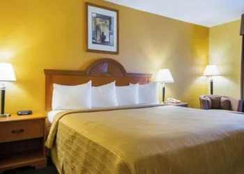 Franklin Inn & Suites hotel thumbnail 8