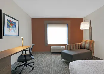 Holiday Inn Express Hotel & Suites NEWPORT by IHG hotel thumbnail 5