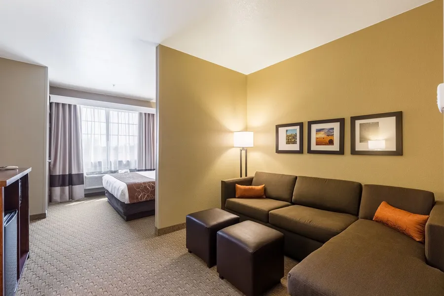 Comfort Suites Burlington hotel detail image 6