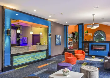 Quality Inn London North hotel thumbnail 3