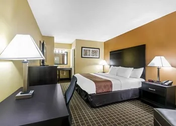 Quality Inn London North hotel thumbnail 8