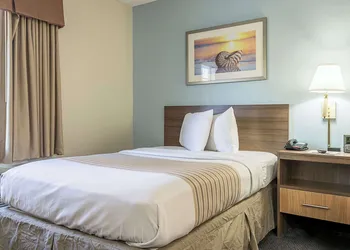 Suburban Studios of Wilmington hotel thumbnail 4
