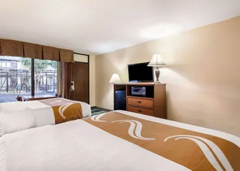Quality Inn Arkansas City North hotel thumbnail 8