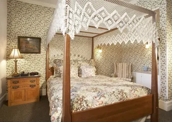 Washington House Inn hotel thumbnail 3