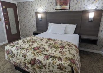 Bennington Motor Inn hotel thumbnail 6