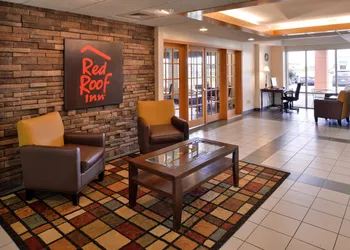 Red Roof Inn Clyde hotel thumbnail 2