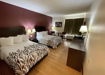 Red Roof Inn Clyde hotel thumbnail 7
