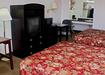 American Dream hotel thumbnail 6