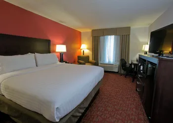 Holiday Inn Express Hotel & Suites Brookhaven by IHG hotel thumbnail 3