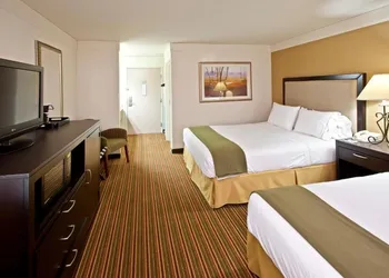 Baymont by Wyndham Litchfield hotel thumbnail 2