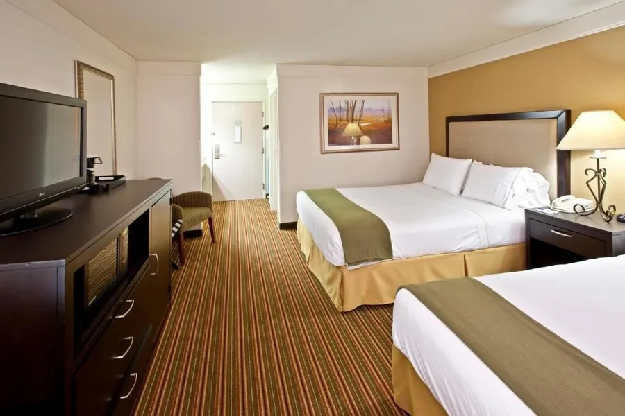 Baymont by Wyndham Litchfield hotel detail image 2