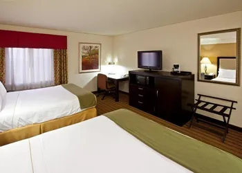 Baymont by Wyndham Litchfield hotel thumbnail 3