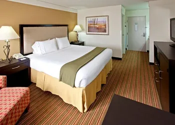 Baymont by Wyndham Litchfield hotel thumbnail 8