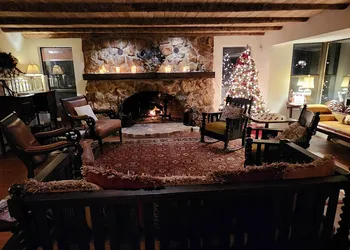 Lily Creek Lodge hotel thumbnail 5
