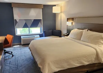 Holiday Inn Express Hotel & Suites Crawfordsville by IHG hotel thumbnail 7