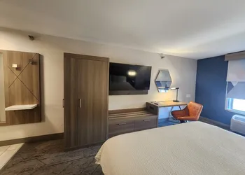 Holiday Inn Express Hotel & Suites Crawfordsville by IHG hotel thumbnail 8