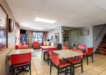 Econo Lodge Inn & Suites Escanaba North hotel thumbnail 4