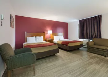Econo Lodge Inn & Suites Escanaba North hotel thumbnail 5