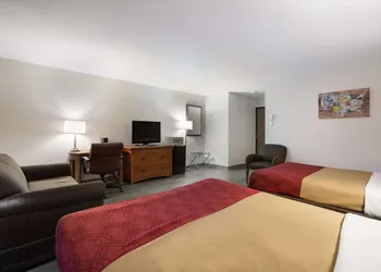 Econo Lodge Inn & Suites Escanaba North hotel thumbnail 6